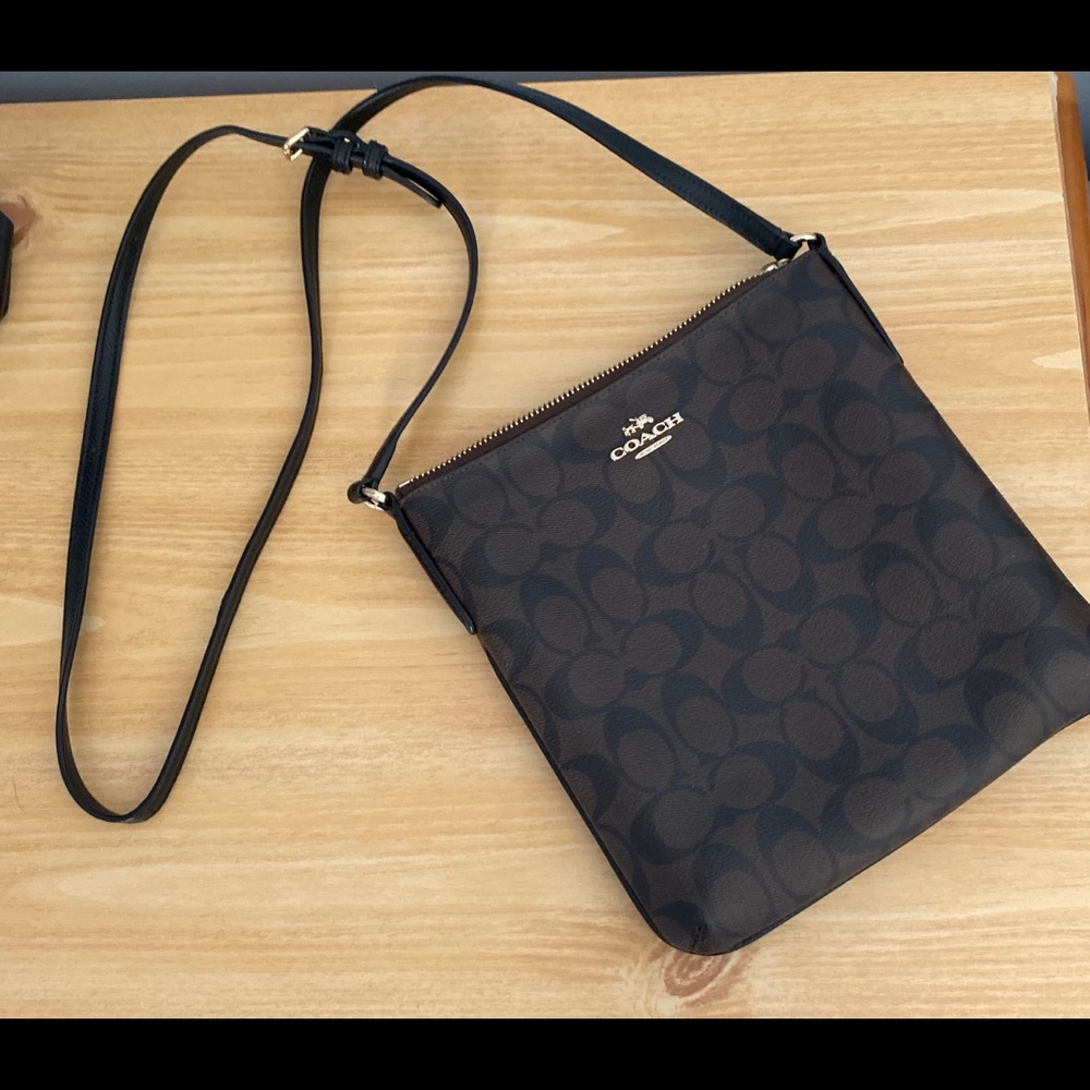 Coach Crossbody Thin Purse